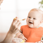 Como começar a introdução alimentar do seu bebê: guia prático para famílias